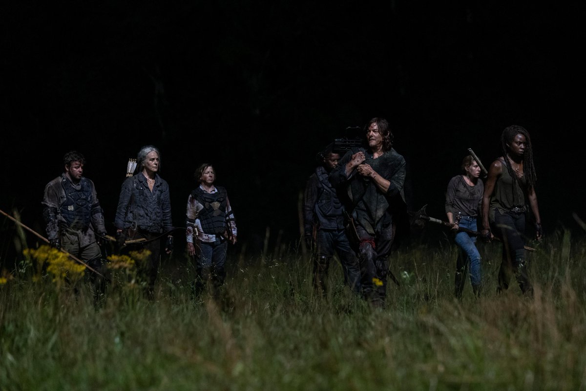WalkingDead_AMC's tweet photo. Safety in numbers. #TWD https://t.co/MWkdriLmPl