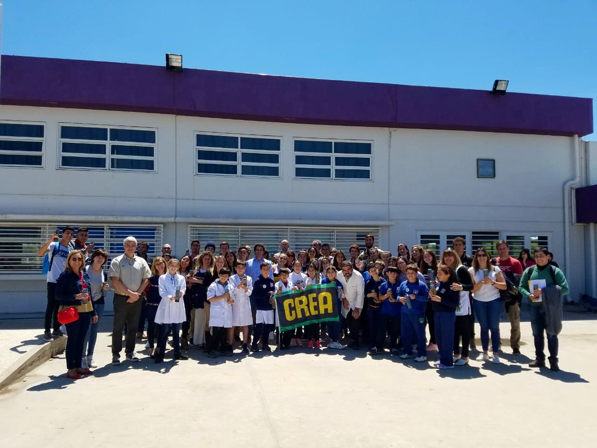 Cuarta parada para los encuentros interescolares 👩🏼‍🏫
#AsíSonLosSuelosDeMiPaís 
Llegamos a Sinsacate <a href="/crea_cor/">CREA Córdoba Norte</a> para seguir preservando el recurso #Suelo y aprender cómo se planta un algarrobo 🌳❤️ #ElSueloEsVida 
#SomosCREA