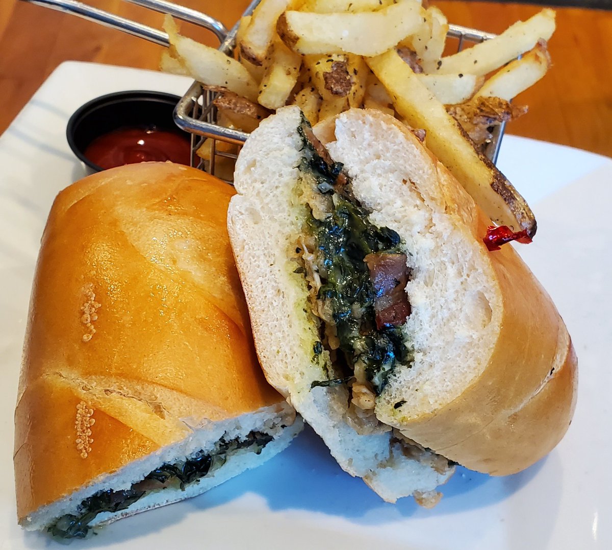 Come get down with an Oyster PoBoy Rockefeller 
#oysters #oysterpoboy #theupstairs #thatview #thechasseur #canton #cantonbaltimore #charmcity #charmcityeats #baltimoreeats #baltimore #foodporn #bestchef