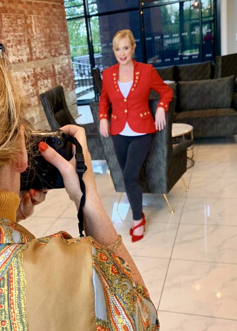 pgwalkersmith's tweet photo. What a great day being photoed by the amazing Ursula Kelly. This wasn’t something I was looking forward to but I shouldn’t have worried - she made it easy! Can’t wait to see the results she and the talented Caroline Barnes have created #beyourself #confidence https://t.co/kqk9BdY27d