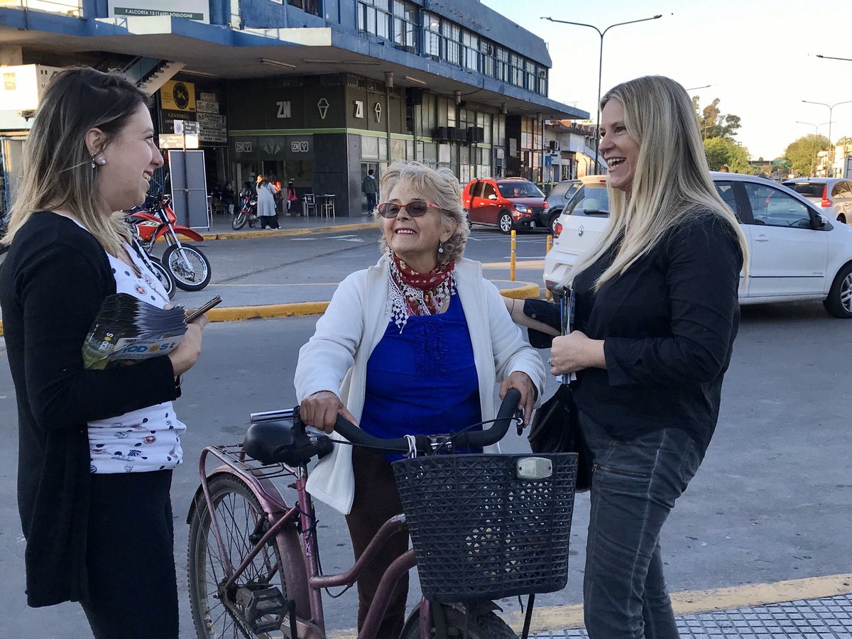 FRSanIsidro's tweet photo. En #Boulogne y #VillaAdelina son muchos los vecinos que queremos un #SanIsidro, una provincia y una Argentina con futuro para TOD☀️S.

#UnSoloProyecto
#ProvinciaEnMarcha
#ArgentinaDePie 
#MayoríaArgentina ❤️🇦🇷 https://t.co/XBouYB4hun