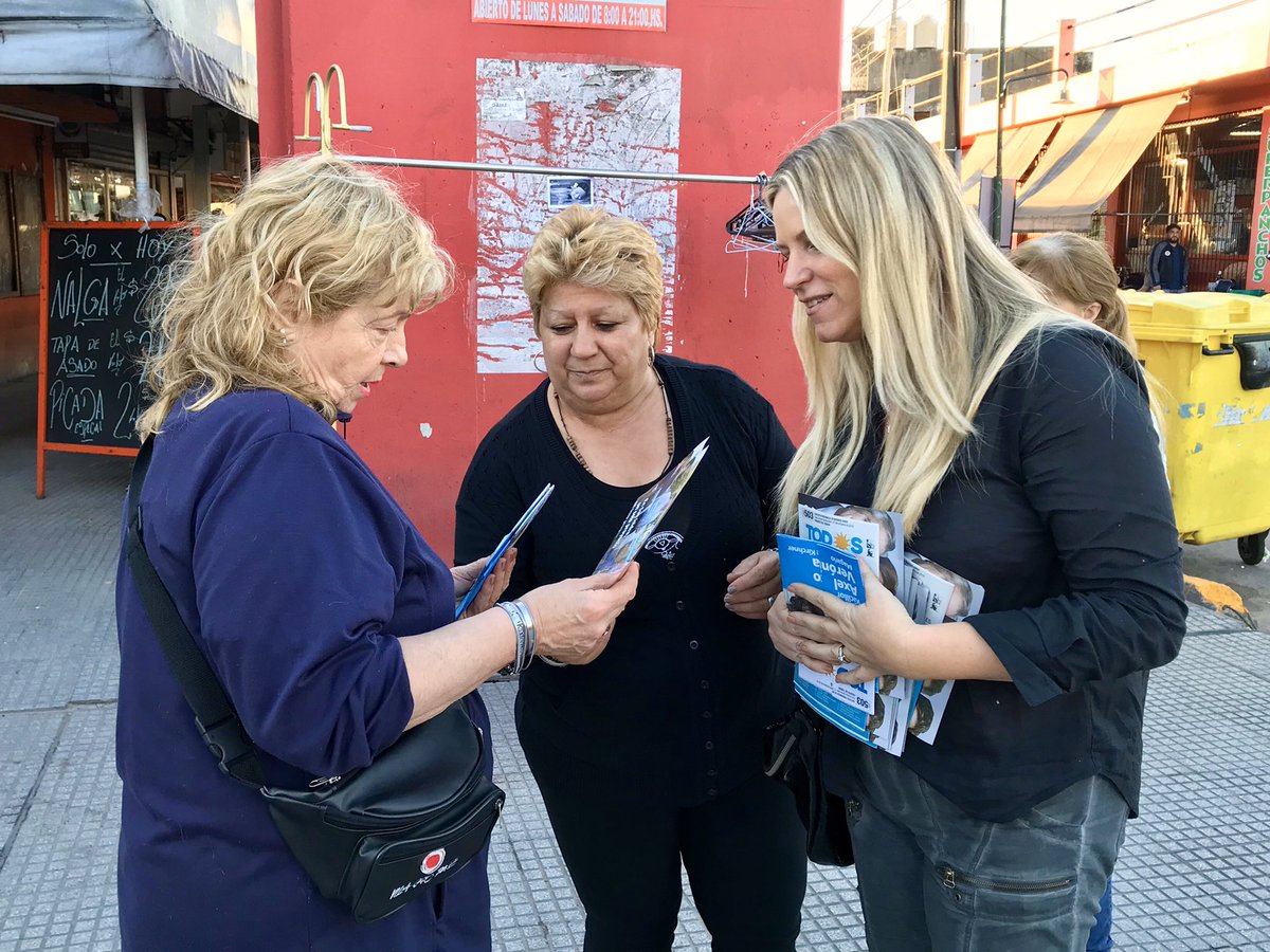 FRSanIsidro's tweet photo. En #Boulogne y #VillaAdelina son muchos los vecinos que queremos un #SanIsidro, una provincia y una Argentina con futuro para TOD☀️S.

#UnSoloProyecto
#ProvinciaEnMarcha
#ArgentinaDePie 
#MayoríaArgentina ❤️🇦🇷 https://t.co/XBouYB4hun