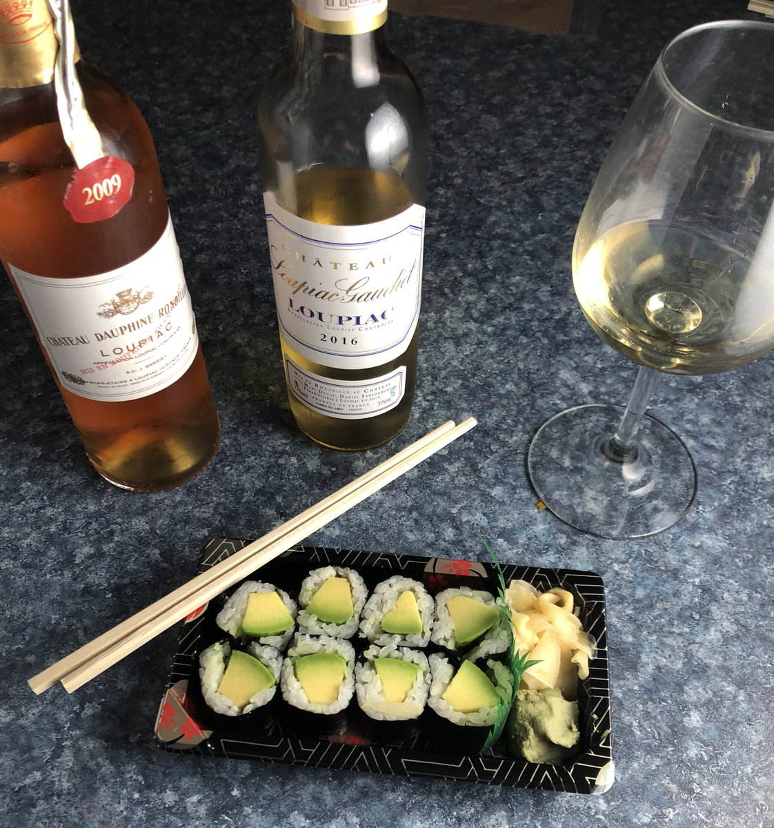 The @snooth live tasting may may have ended, but we are still having some fun experimenting with pairings for Golden Bordeaux! #ExploreYourFrenchSenses #Bordeaux #fridayfeeling