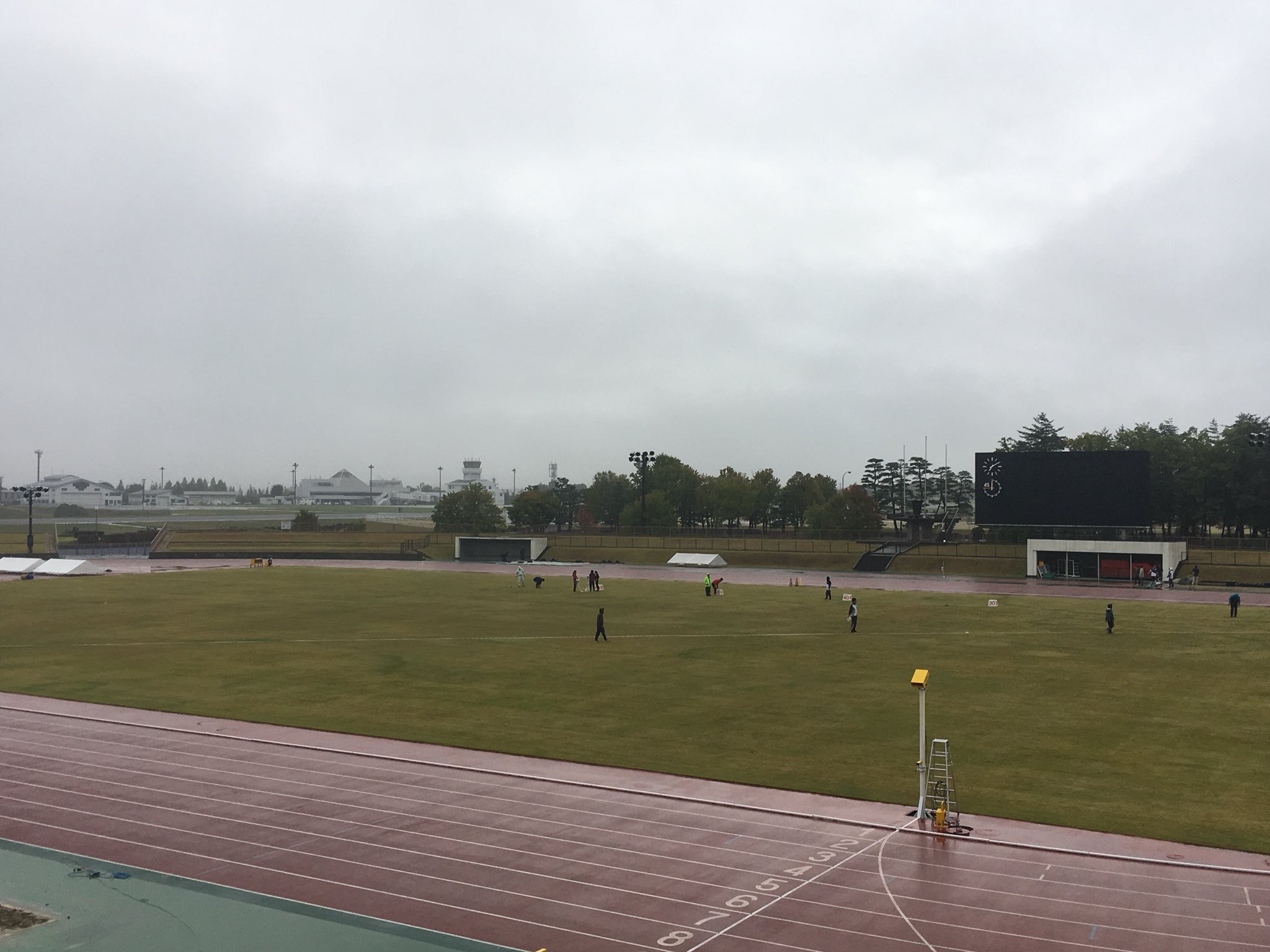 北信越学生陸上競技連盟 50th北信越ch おはようございます 本日より2日間長野県松本平広域公園陸上競技場 にて第50回北信越学生陸上競技選手権大会が行われます あいにくの空模様ですが 選手のみなさん張り切っていきましょう T Co