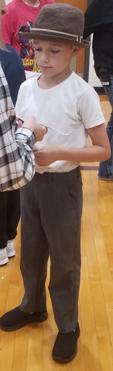 MrsGrage's tweet photo. Students had fun traveling back in time for our Ellis Island experience today. @Chelsea_Tigers #WeAreChelsea #ChelseaPride https://t.co/DS5RcOvzFe
