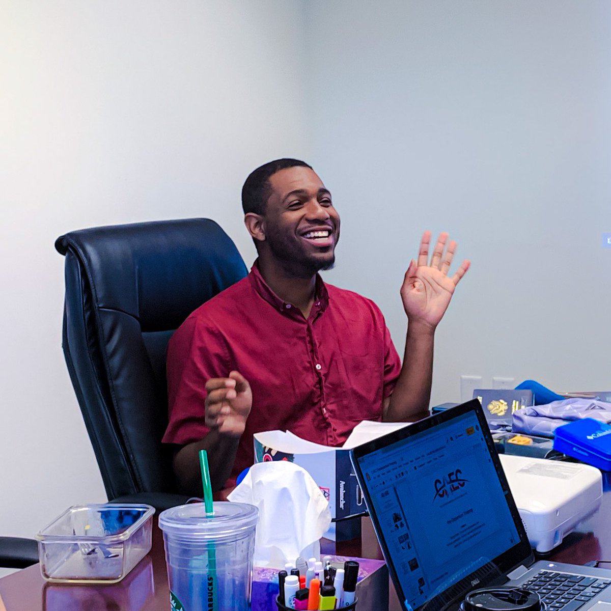 CenterAEC's tweet photo. Meet our newest teacher - Ravon! 🎉

Please follow our stories on Instagram as we highlight his adventures ✈️@centeraec 

#caec #teachabroad #china https://t.co/Z93CSoVpVY