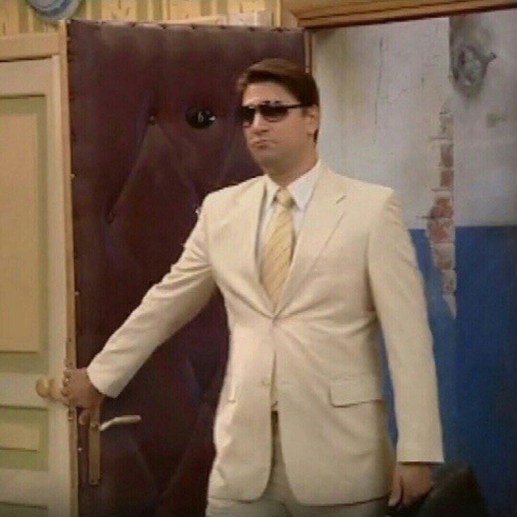 я: *ложусь спать*
сонный паралич: