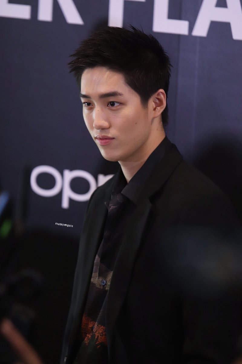 mata_penguin's tweet photo. น้อนต่อ กะ ความหล่อๆหน้า backdrop 😳😍🤟🏻❤️
.
.
#Thanapob_lee
#OPPOSuperFlagshipStore
#OPPOReno2Series
#Nadaoartist
.
#canoneos800dbyMATA 🐧📸 https://t.co/sEiIUqkILh