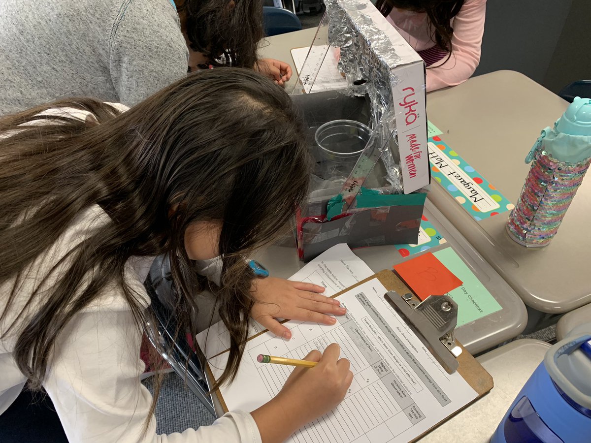 SBMS4th's tweet photo. Analyzing each groups solar ovens to better our own for next time! @StonyBrookES #studentsgrowhere https://t.co/OfwkvfpgaA