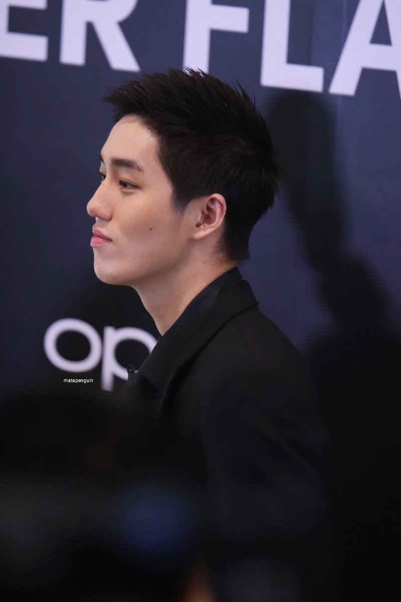 mata_penguin's tweet photo. น้อนต่อ กะ ความหล่อๆหน้า backdrop 😳😍🤟🏻❤️
.
.
#Thanapob_lee
#OPPOSuperFlagshipStore
#OPPOReno2Series
#Nadaoartist
.
#canoneos800dbyMATA 🐧📸 https://t.co/sEiIUqkILh