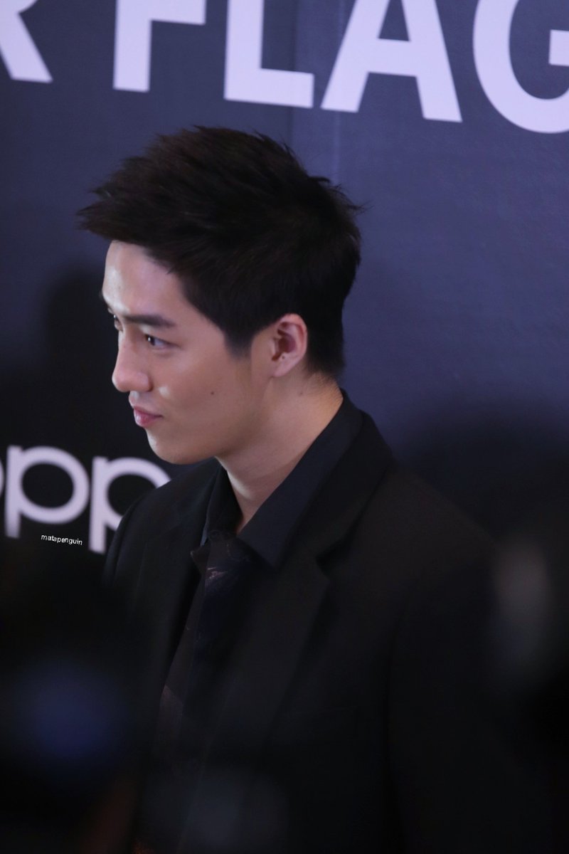 mata_penguin's tweet photo. น้อนต่อ กะ ความหล่อๆหน้า backdrop 😳😍🤟🏻❤️
.
.
#Thanapob_lee
#OPPOSuperFlagshipStore
#OPPOReno2Series
#Nadaoartist
.
#canoneos800dbyMATA 🐧📸 https://t.co/sEiIUqkILh
