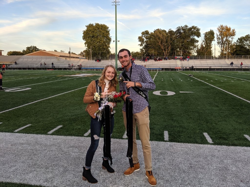 VanBuren_HS's tweet photo. Congratulations to our Homecoming King and Queen, Saige Warren and Paige Smith. Thank you to our 2018 royalty for returning and participating in tonight's event. #VB1Team #VBalum https://t.co/B0r6ocp7QK