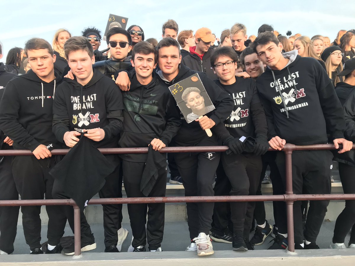 .#KingsmenNation packing the stands for the #BackyardBrawl at Mishawaka !!!! #GoldBlooded