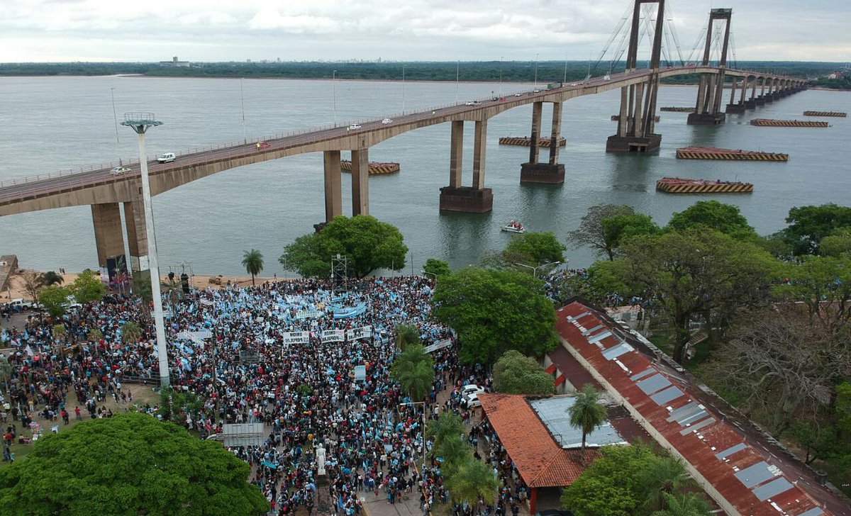 #Gracias a todos los correntinos y a la gran familia de #LaTeco por su coraje y compromiso acompañando al gobernador <a href="/gustavovaldesok/">Gustavo Valdés</a> y al presidente <a href="/mauriciomacri/">Mauricio Macri</a>, convencidos que #SiSepuedeChamigo