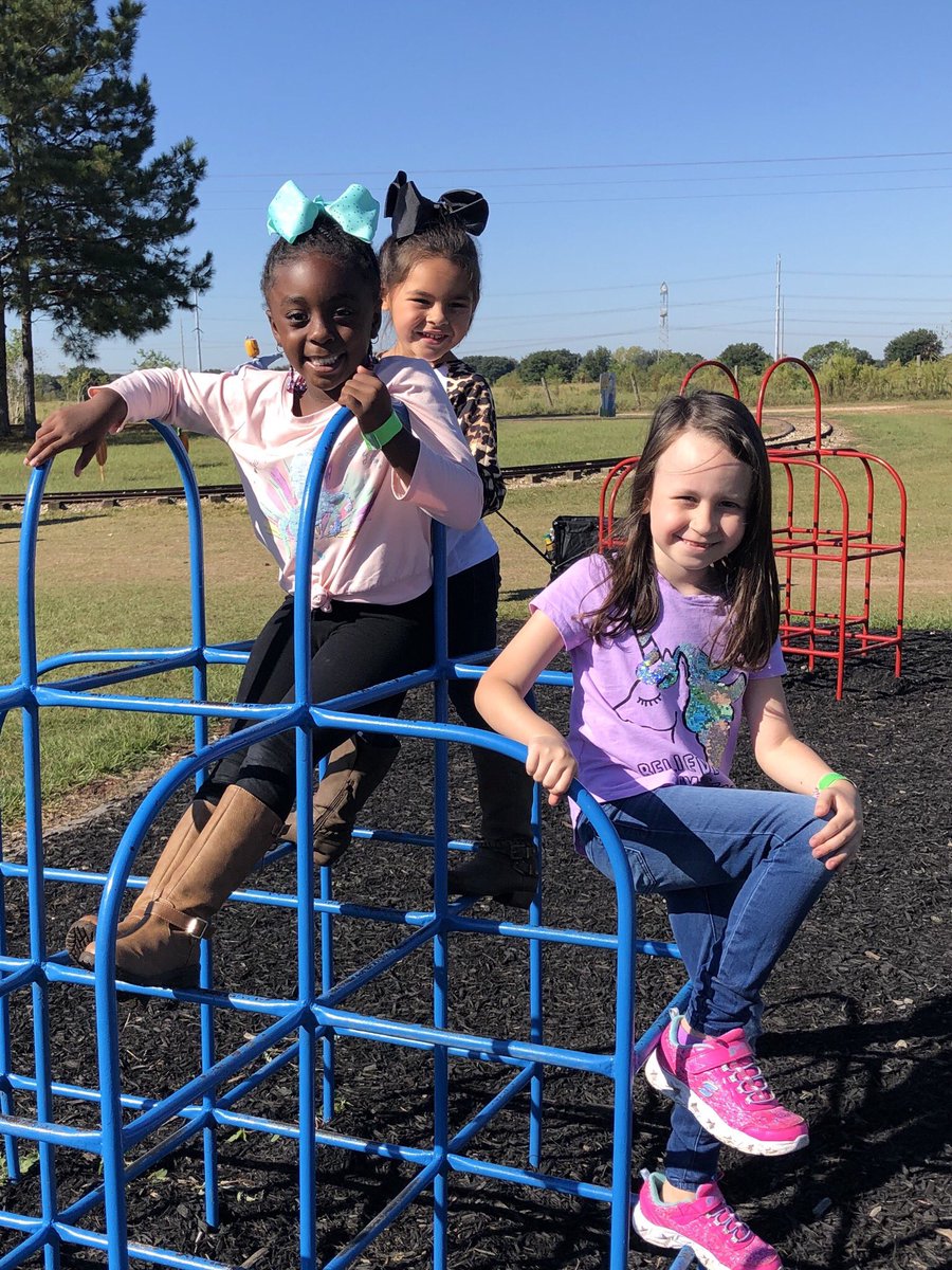 kinderatthehelm's tweet photo. We had so much fun at the Oil Ranch!@kinderatthehelm #scetrailblazers https://t.co/6KLWUdLmL4