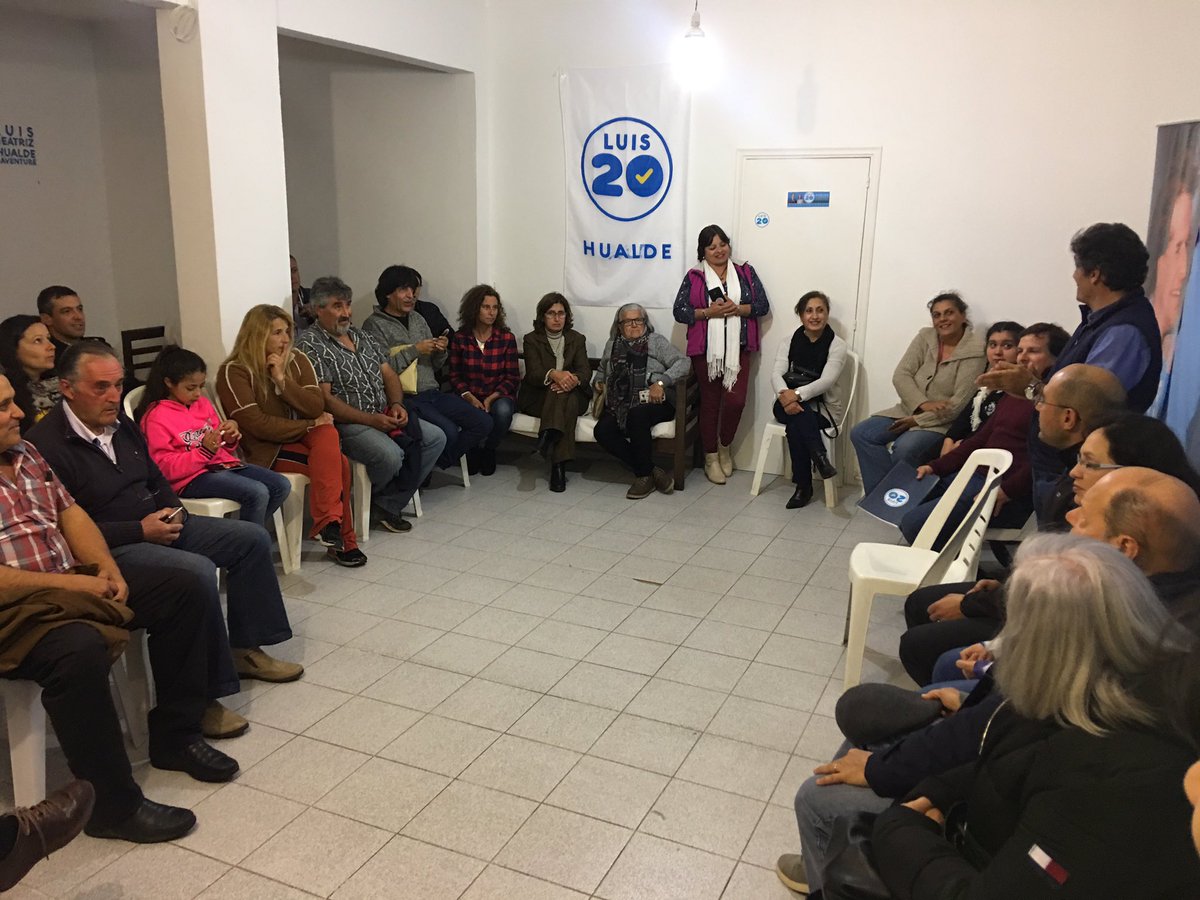 MLaventureO's tweet photo. Inaugurando la #Casa20 de Punta del Este.
#rectafinal #EsAhora @PNACIONAL El domingo 27 se vota @lista20maldo @LuisLacallePou @beatrizargimon @HualdeJose @MLaventureO https://t.co/6aPrxu7qjA