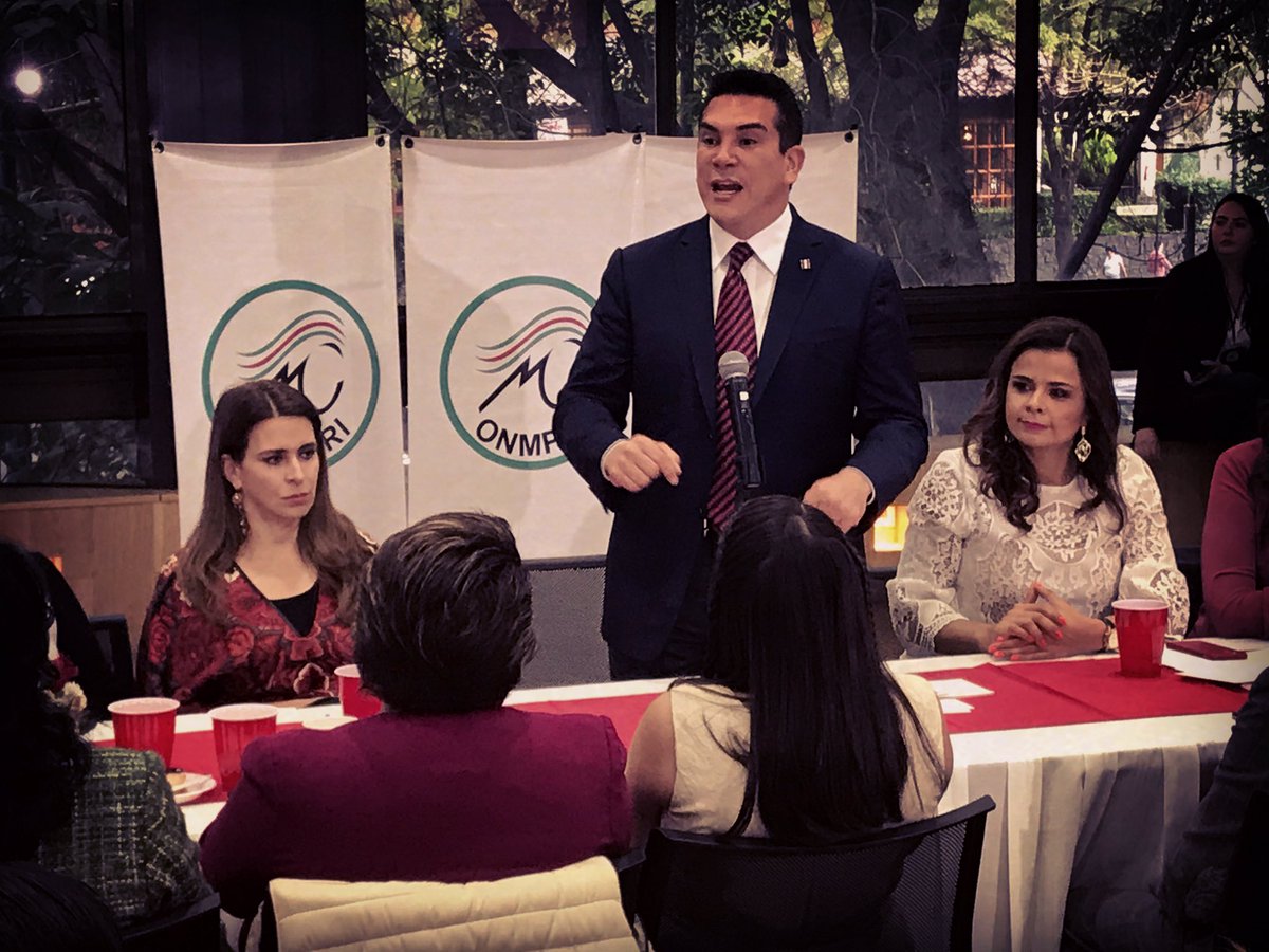 George0118's tweet photo. Y si... así se va la vida!!! El Oso Campañoso En El 66 Aniversarios Del Voto Femenino.
#elosocampañoso 
#ysiasisevalavida 
#cendelpri
#onmpri https://t.co/tH6Zz4IKwO