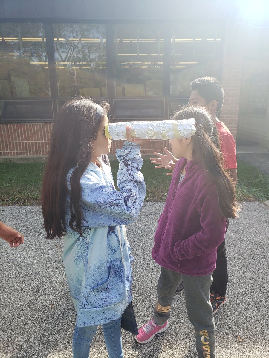 BilingualCDiaz's tweet image. Fourth grade made a pinlight camera as a model for our eye and how it responds to light! #TCIScience #dg58learns #dg58pride