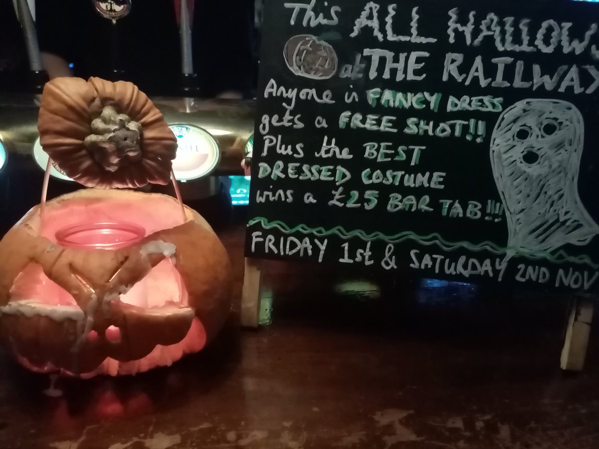 railwaybromley's tweet photo. Soon to come @ the Railway - All Hallows shocking shots for all those in fancy dress! Prize for the best dressed on both nights! π·οΈπΈοΈπ·οΈ@anticpubs
#allhallows #costumes #shots #frightfulfriday #themedmenu #prizes #bromley https://t.co/bsltELuyna