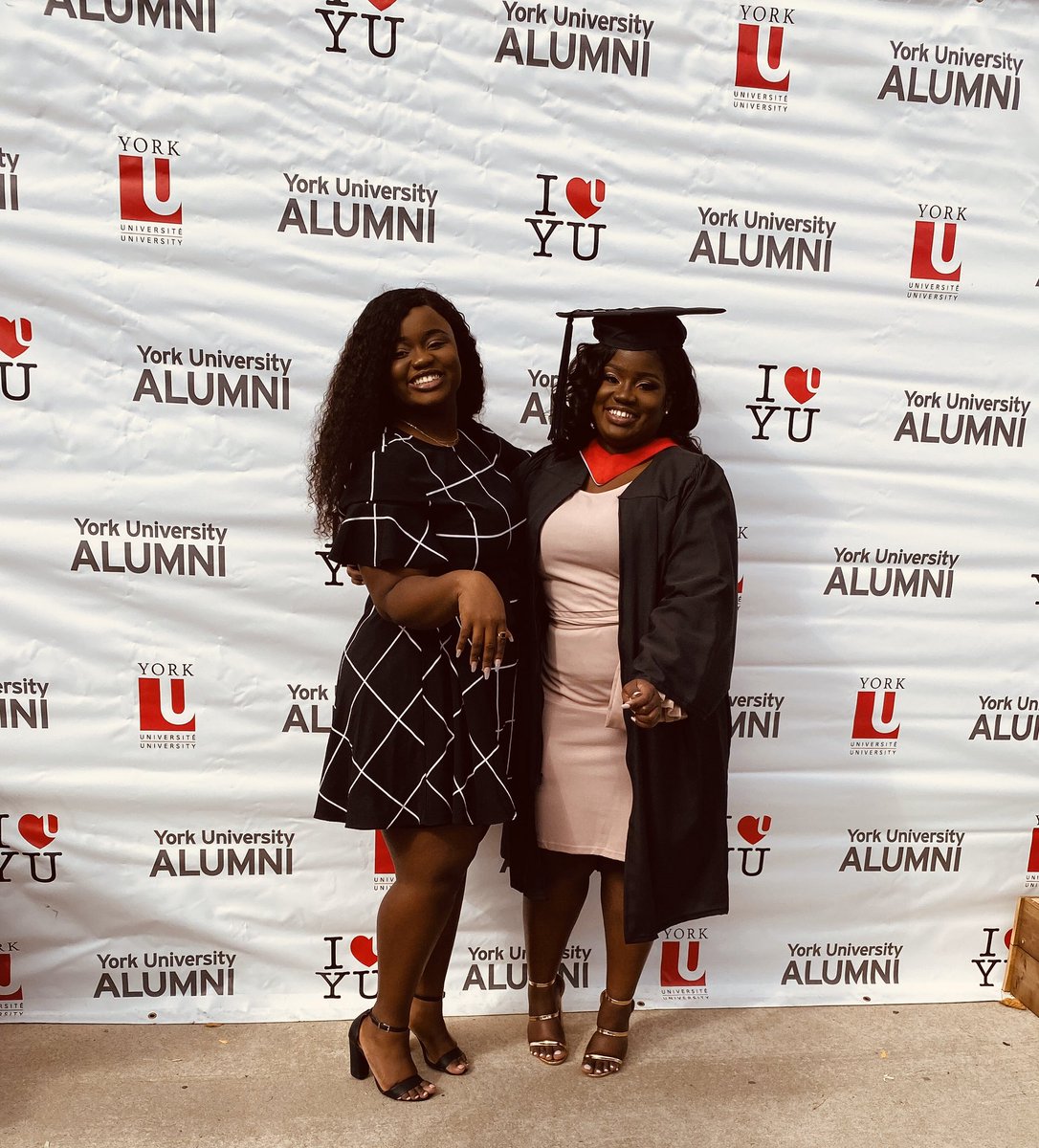 annikatawiah's tweet photo. My sister is a whole graduate 💃🏼💃🏼💃🏼💃🏼we thank God that this journey finally came to an end. I’m proud of you sis 😘 https://t.co/KJKW4RtQ6C