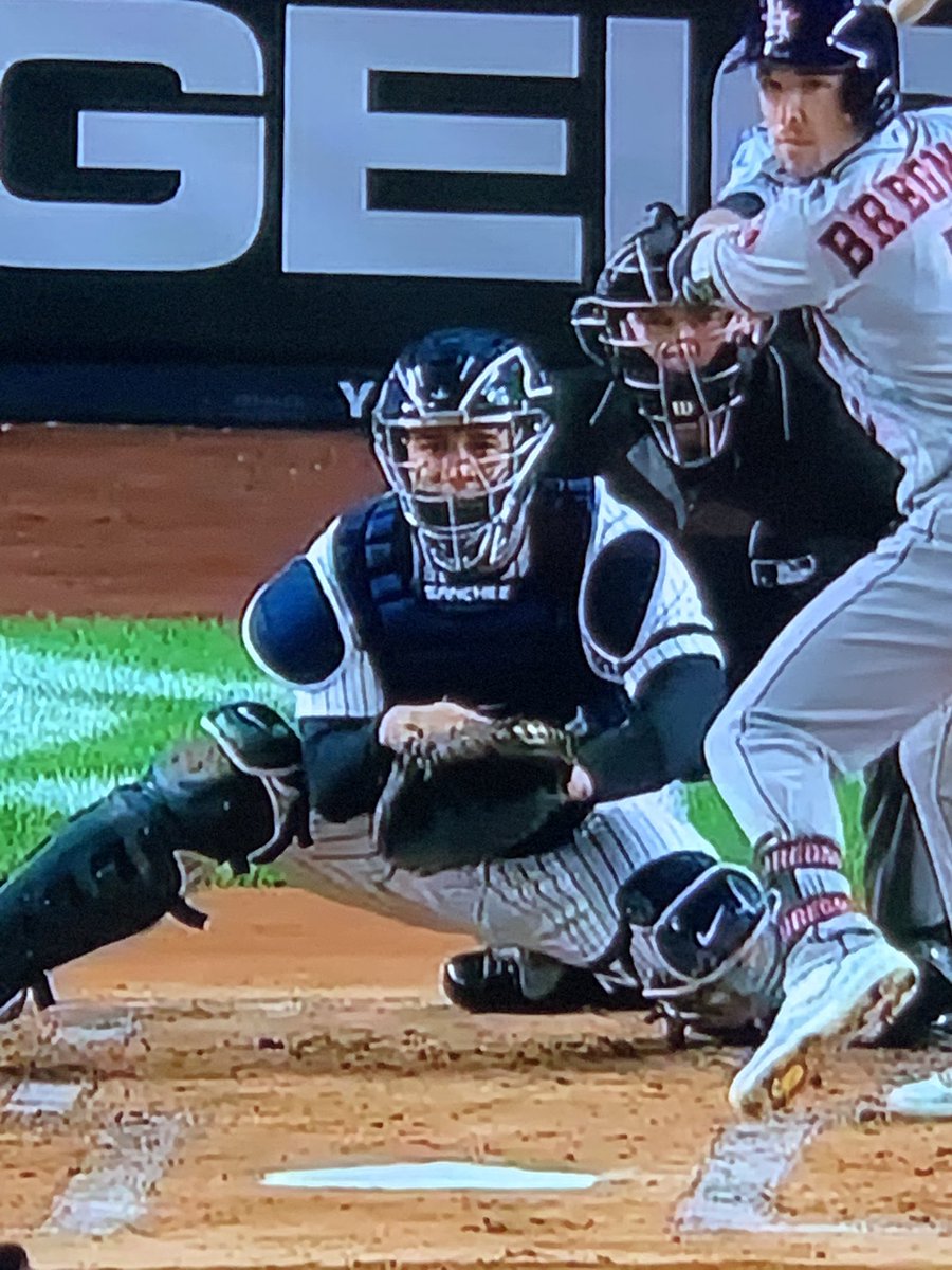 Jp Arencibia on X: Feet so spread out with left knee almost down locks a  catcher up not a great secondary stance with runners on base. Thus, no  block, run scores.  /
