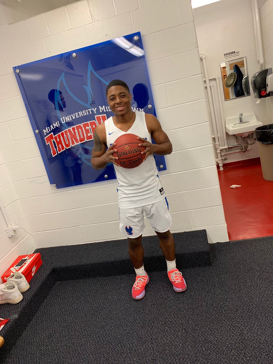 iamkajuanford's tweet photo. I’m Grandma Baby, I’m Married To The Game 💍🏀 I’m Back I Know Y’all Missed Me 😈#HeartOverHeight❤️#RipGrandma💙#Maine🌎#RipStepDad🙏🏽#LLK🕊#LLT💸#FreeBookie🔒 https://t.co/ol39Z3ulrm