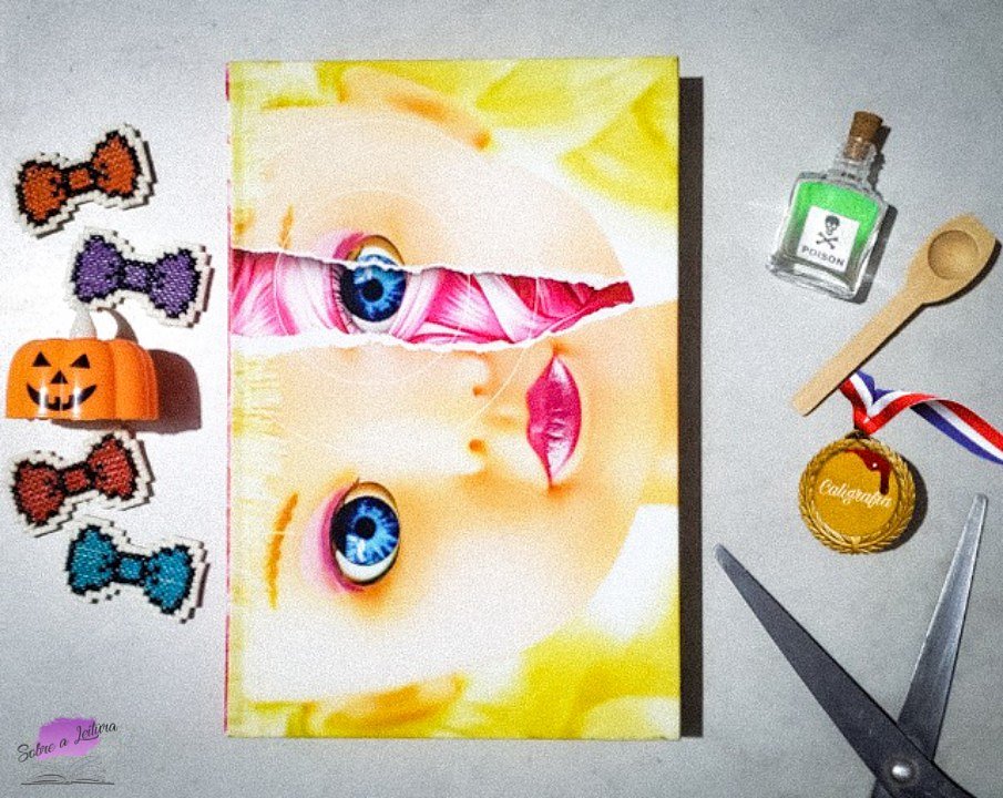 sobrealeitura's tweet photo. Sabe aquela criança levada que você vive chamando de filha do cramulhão? Você nunca mais dirá isso depois de conhecer Rhoda, a protagonista de "Menina má"
Vem conferir a resenha! https://t.co/KyoKuEEHff
@DarkSideBooks #darksidebooks #meninama #thebadseed #williammarch https://t.co/Kn3ehGEysk