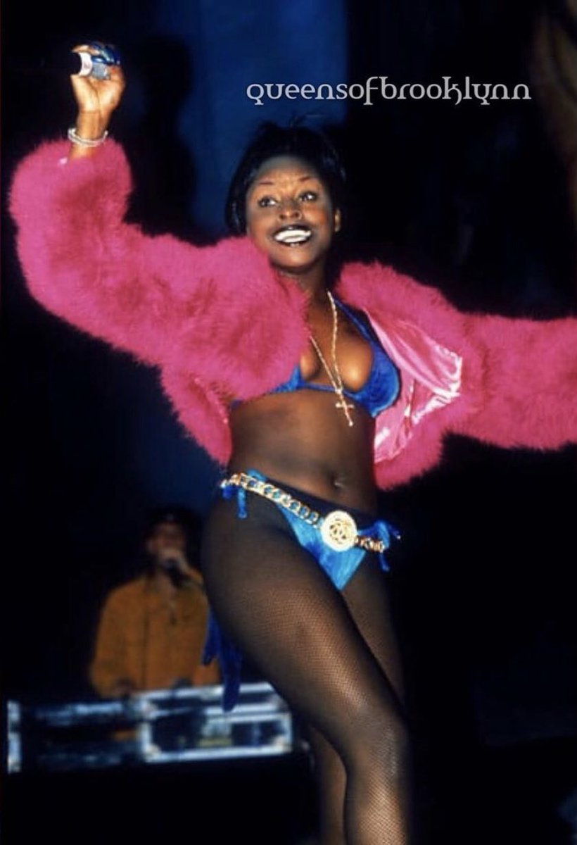 There were rumors that Foxy stole some of Kim’s outfits on the tour, and Kim stole Foxy’s mic at a show they did in Philly