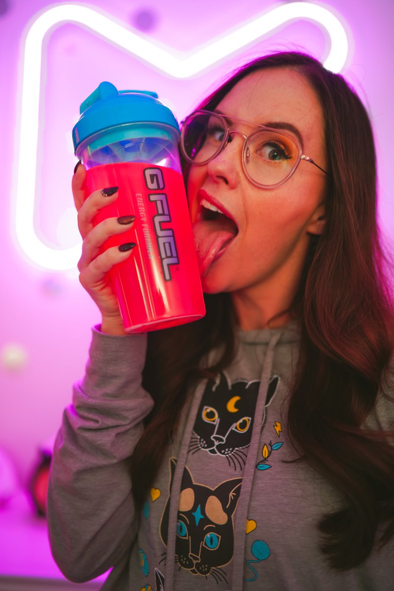 Meg Turney When You Re Trying To Take Nice Photos And Your Weird Comes Out Sorry Gfuelenergy Ad