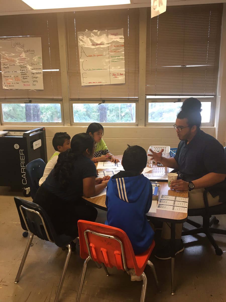 PrincipalDrH's tweet image. Men of Woodward make it happen everyday! Stay tuned for meeting #1 of this fantastic group of Wildcat men and our dads! #pawapproved 🐾#rolemodels #excellentexamples #mentorship