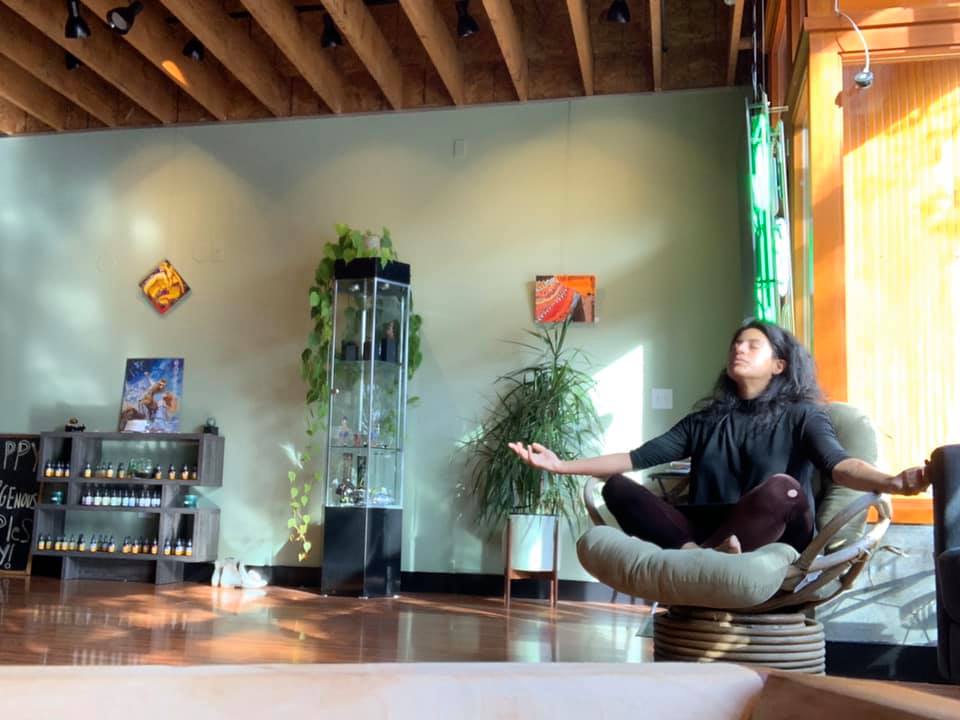 phytoherbals's tweet photo. ✨MEDITATION✨ ⠀⠀⠀⠀⠀⠀⠀⠀⠀
This week I started off my mornings with 30-45 minutes of mediation, while listening to 
⚡️ BINAURAL BEATS⚡️ Immediately I felt a noticeable shift in my energy &amp; focus throughout the day! https://t.co/0oe3IAxpHu