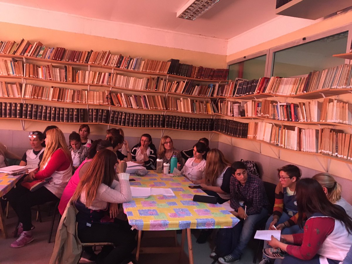 GladysParodi2's tweet photo. Hoy recibimos en el Ciie  al tercer  grupo de docentes de las escuelas 33 a la 48  de Pilar con el fin de llevar a cabo la Capacitación en servicio " La Alfabetización inicial en el primer año de la UP". Agradecemos la presencia de las Sras. Inspectoras @ciiepilar @VicZorraquin https://t.co/yVjCXVmLYe