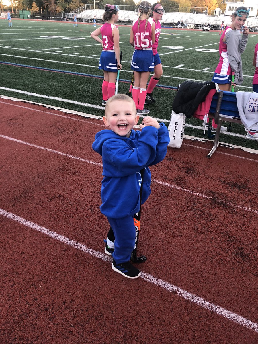 ms_nottebart's tweet photo. Such a fun day! Our annual pink game to raise money to fund breast cancer research! @NHS_MustangFH great 4-0 win over Medfield! #weekendrulesineffect #eggs #fswt https://t.co/nJ5vKBZ25q