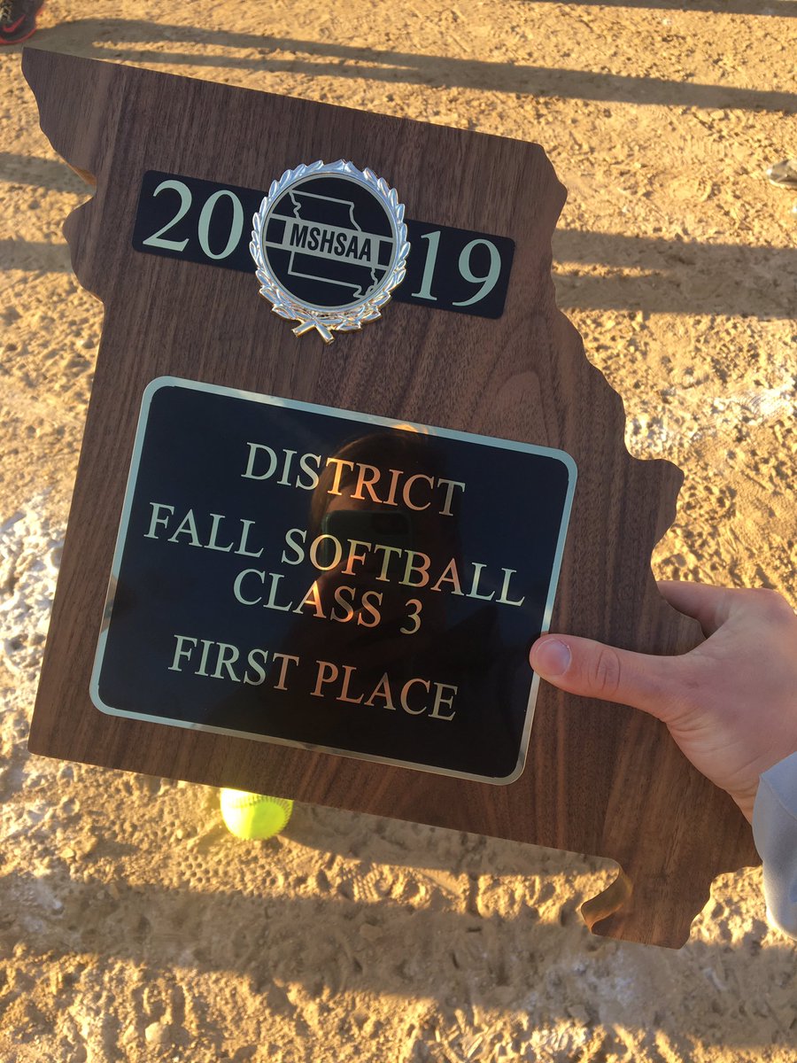 CoachSydTCHS's tweet photo. And the Titans go back to back District championships! 20-2 win versus Hazelwood East. Titans advance to state sectionals against @sdhsathletics. https://t.co/Im6VSlz3ss