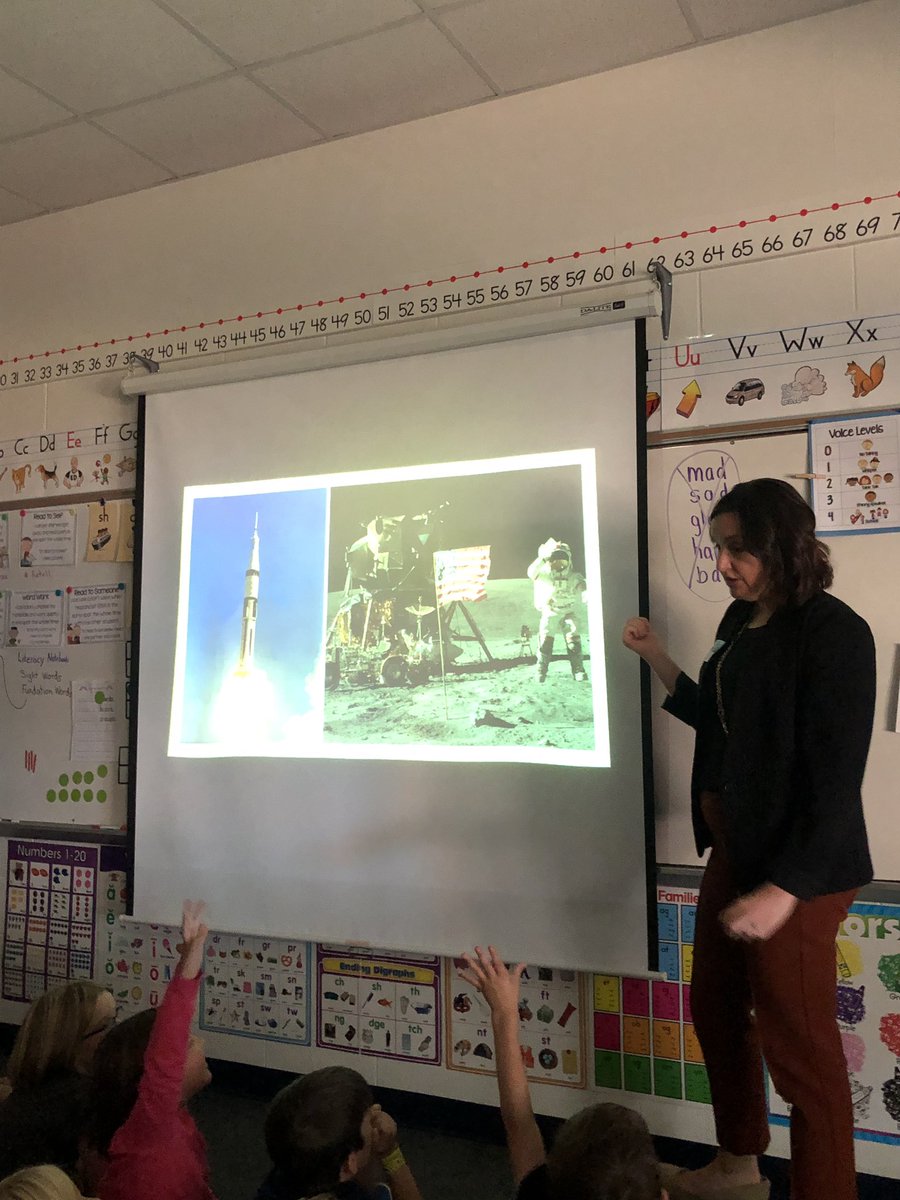 eeasterling2's tweet photo. One of our wonderful parent volunteers, who worked for NASA for 10 years, came to teach us all about NASA! #CCSignite https://t.co/GCNzj4luuS
