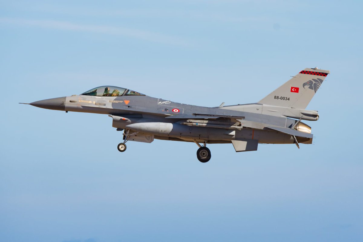 AccioExterior's tweet photo. @Josepmandreu @KurdisCat @NSEC_Countries @info_Rojava GranCanariaSpotters (@GCspotters) twitteó:
Llegada a #gando de unidades de apoyo y cazas #f16 de #turkishairforce para el ejercicio #os2019 #OceanSky19 https://t.co/1nmhJKrRbP https://t.co/GCL5cg6lU6