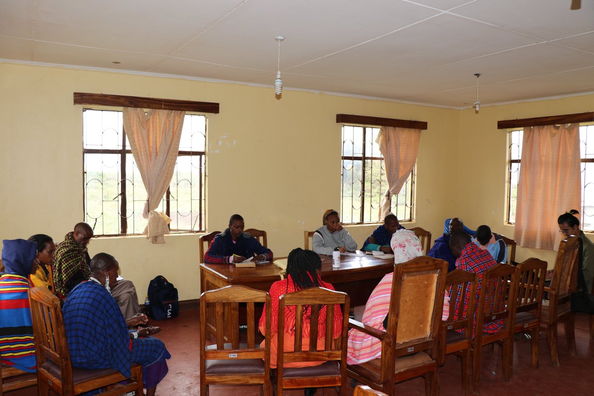 tnrforum's tweet photo. Mkutano na wawakilishi wa wanakijiji cha Olmolog juu ya utambuzi wa Rasilimali katika kijiji hicho na namna yakuuunda mabaraza ya kijiji na kata nakujiwekea sheria ndogo ili kutunza rasilimali zao.
The Foundation for Civil Society
#tnrf #fcs #longido #esrnm https://t.co/593ygD6RFJ