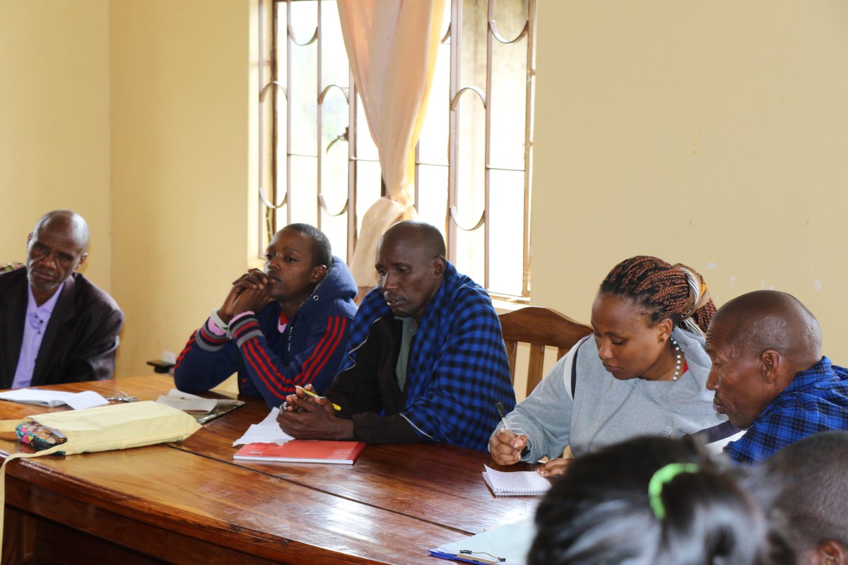 tnrforum's tweet photo. Mkutano na wawakilishi wa wanakijiji cha Olmolog juu ya utambuzi wa Rasilimali katika kijiji hicho na namna yakuuunda mabaraza ya kijiji na kata nakujiwekea sheria ndogo ili kutunza rasilimali zao.
The Foundation for Civil Society
#tnrf #fcs #longido #esrnm https://t.co/593ygD6RFJ