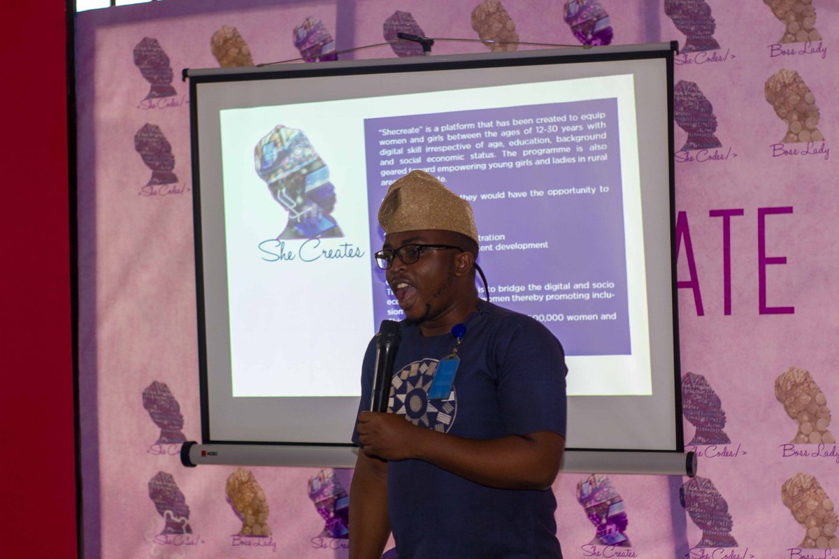After 4 hours equipping 35 female led businesses with digital skills.
Yesterday @emergingtechAF had #DIGIwoman, a programme under #Hernovate, a women development
programme with the aim to impact women, ladies, girls in Nigeria which took place at @Akure_techhub