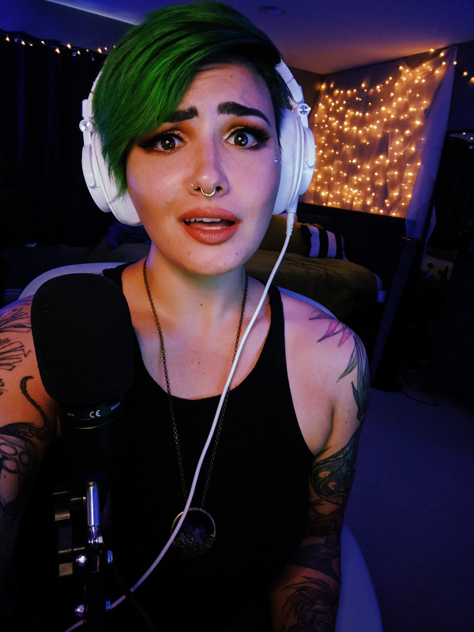 Austen Marie 💚 @ F4nsly on Twitter.
