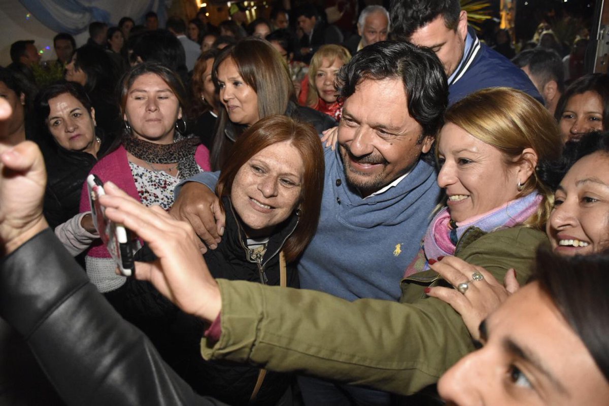 GustavoSaenzOK's tweet photo. Me reuní con docentes de toda la provincia. Solo con educación de calidad podemos salir adelante. Debemos construir una Salta con mayores oportunidades para todos. Mi compromiso es con el futuro de los salteños y ustedes forjan ese futuro. https://t.co/pC1RhXrxtp