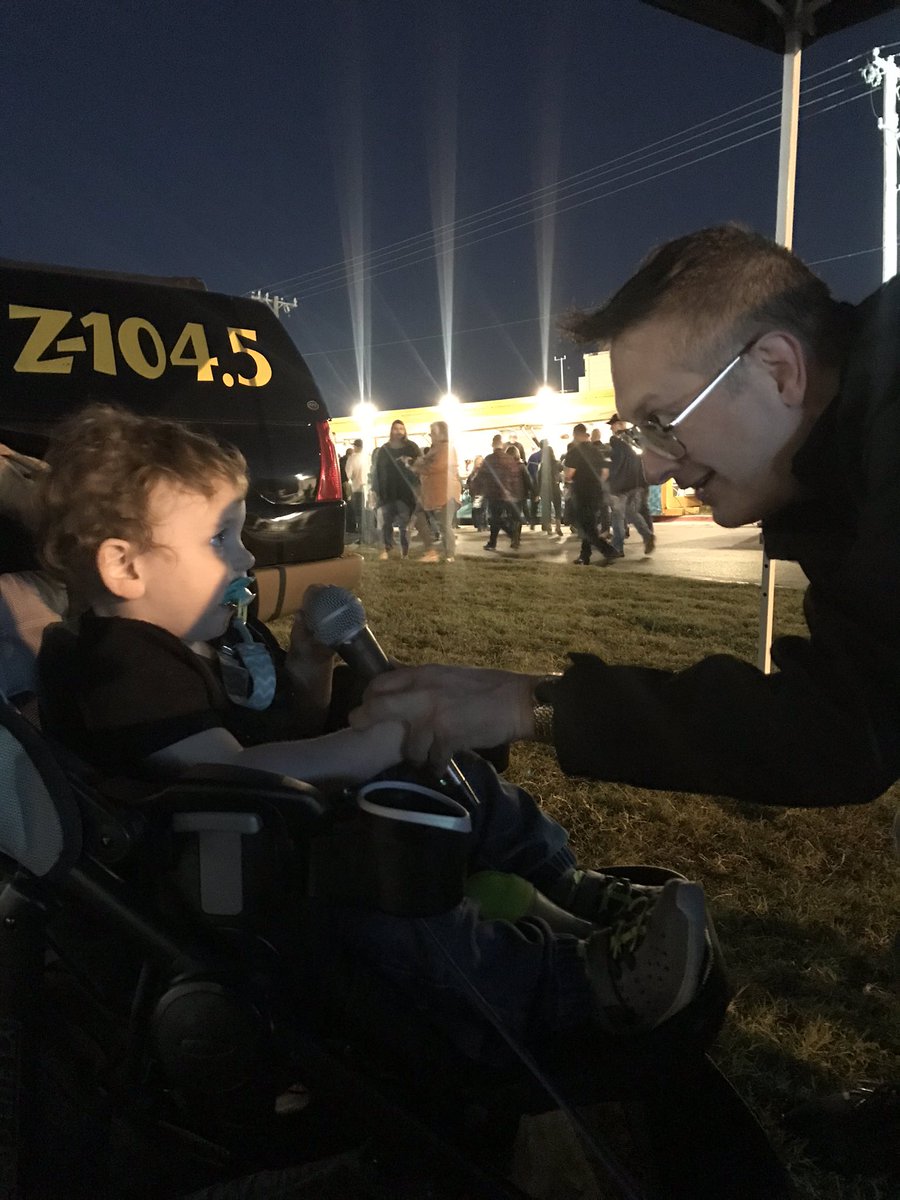 edgetulsa's tweet image. Even the kids love @OktoberfestTUL We are live from 7-9. Come meet Speedbump and enjoy all of the festivities!!