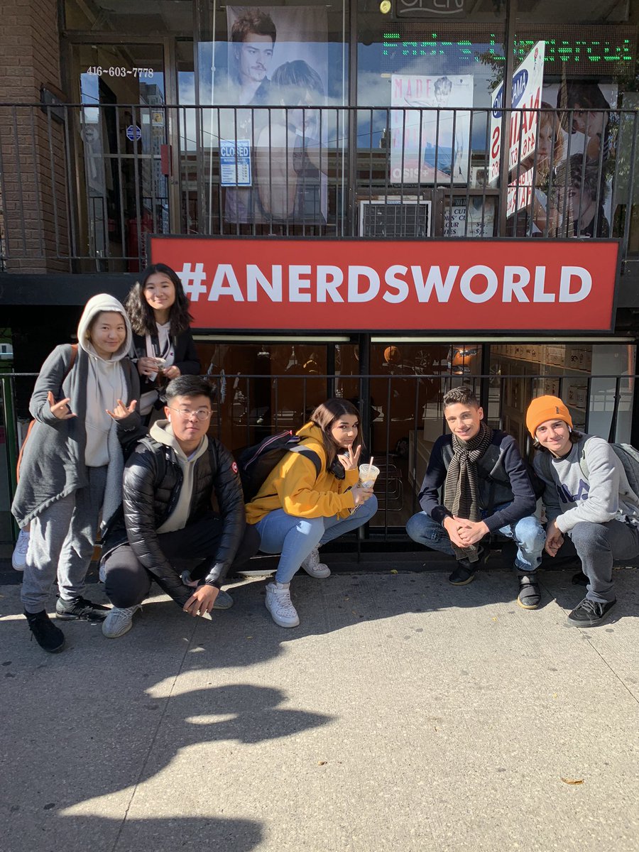 SACHSArts's tweet photo. Thank you so much @anerdsworld @chris_a_hughes for having us today! Your creative hustle and integrity inspires!! Till next time! #learningoutsideofthebox #artsmatter #supportartseducation @STAUpdates @ycdsb https://t.co/y0L4tDd59l