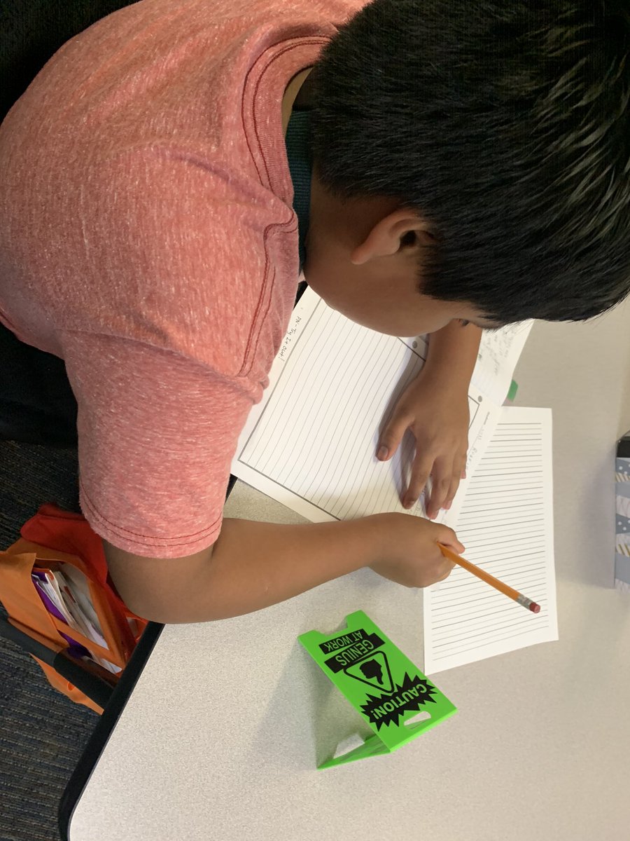 Mrs_Wall6's tweet photo. Trying our our new “Whiz Kid” signs when we noticed super hard workers. Needless to say, the kids really lit up! @CFISD_ELAR2_5 @HolbrookCFISD #writing #CFISDisAllWrite #4thgrade https://t.co/g0FYskT2hr