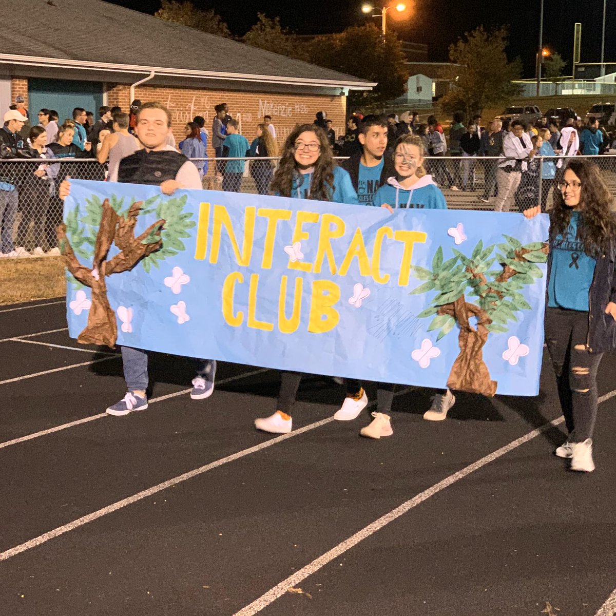 ponaxinteract's tweet photo. Thank you to everyone that helped out with the homecoming football game tonight! We were so glad to have partnered with humanities club to help feed MHS staff and our Rotary sponsors! https://t.co/OFU6AuQZ1Y