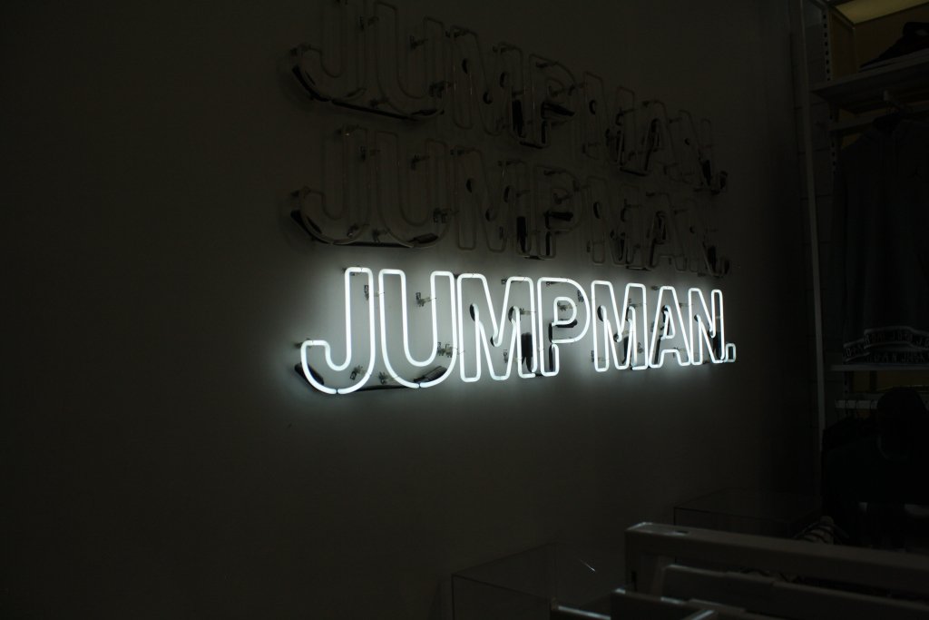 CLosPosts's tweet image. Top 10 High-end Sneaker Shops in DTLA drippinanddressin.wordpress.com/2019/10/19/top…