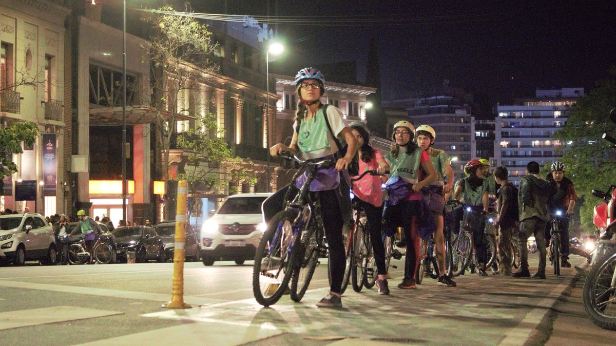 nochemuseoscba's tweet photo. El tour gratuito en bicicleta🚲🚴♀️🚴♂️ @begreenbike por museos de la @unc_cordoba
⠀⠀⠀⠀⠀⠀⠀⠀⠀
𝗡𝗼𝗰𝗵𝗲 𝗱𝗲 𝗹𝗼𝘀 𝗠𝘂𝘀𝗲𝗼𝘀 𝟮𝟬𝟭𝟵 ✨✨🌙
⠀⠀⠀⠀⠀⠀⠀⠀⠀
#NocheMuseosCba #CulturaCba #MuseosCba #MuseosUNC https://t.co/r9swk4lSzo