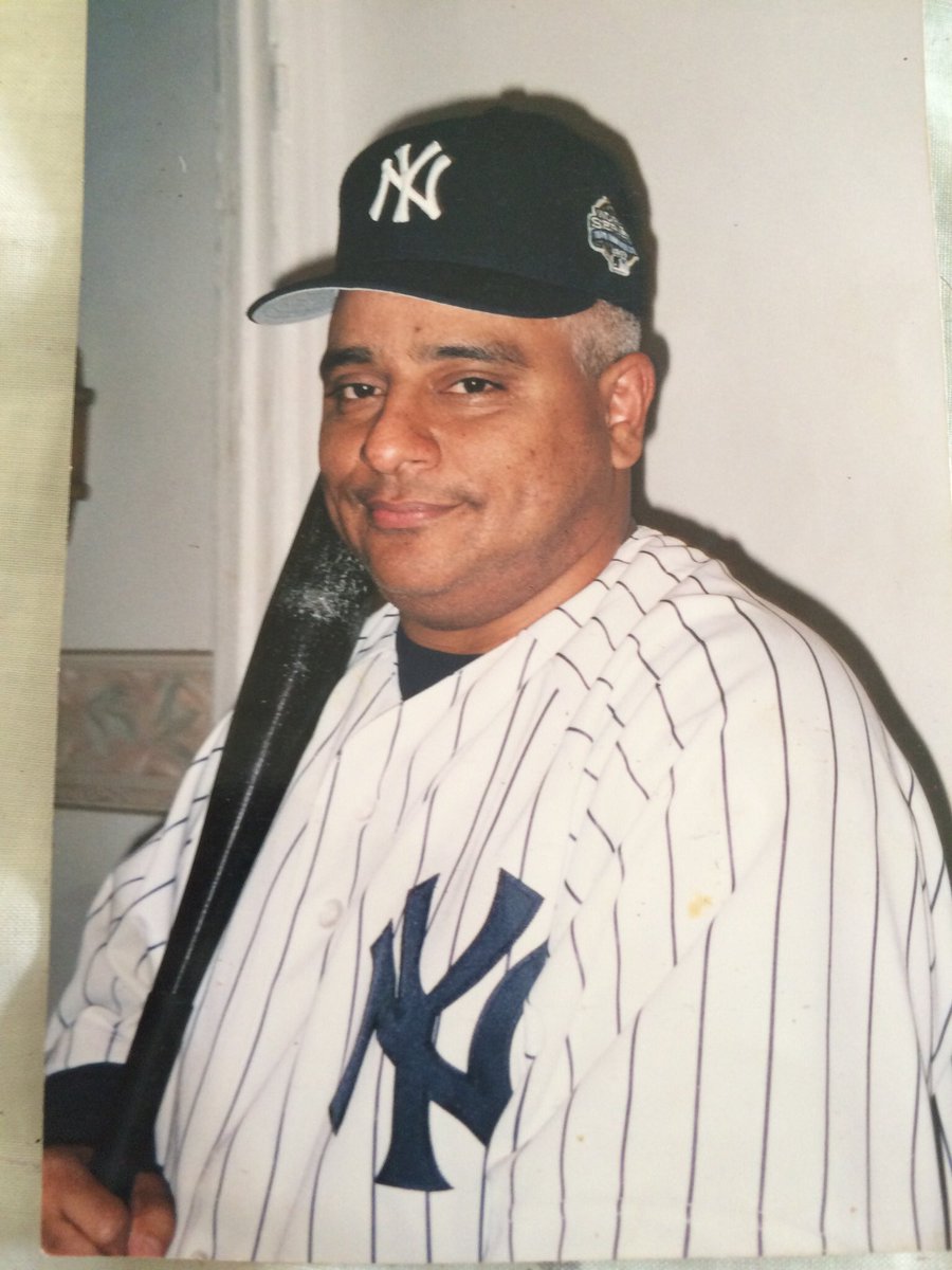 erenondo3's tweet photo. @CanalTelecaribe #bglxtelecaribe desde Santa Marta saludos a Marquiño el legendario 🥎🥎 https://t.co/uBVtWAh0rq