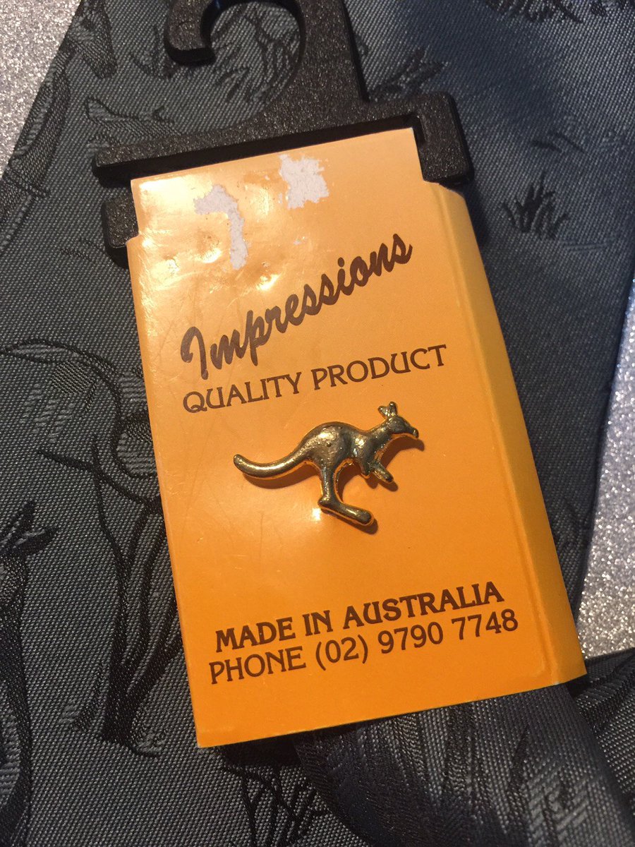 WatsonsVintage's tweet image. Excited to share this item from my #etsy shop: Unworn Circa 1990s Vintage 'Impressions' Grey Polyester Kangaroo Tie &amp;amp; Gold Coloured Tie Pin - Made in Australia- Collectable -Fabulous Gift etsy.me/33GTm72
#Vintage#NewOldStock#Australia#Tie&amp;amp;TiePin #Retro #KangarooPattern