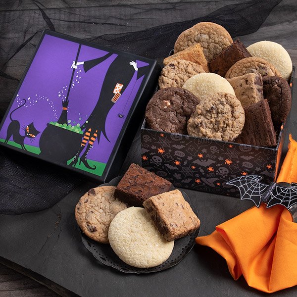 gmtgiftbaskets's tweet photo. We've stirred up the most wicked baked goods in our Witch's Kitchen Baked Goods Gift Box! https://t.co/Kd6mw92Rp9
#Halloween #bakedgoods #cookiegift #browniegift #witch #gourmetgift #trickortreat #blackcat #yum #nomnom https://t.co/QR0YJGBjhS